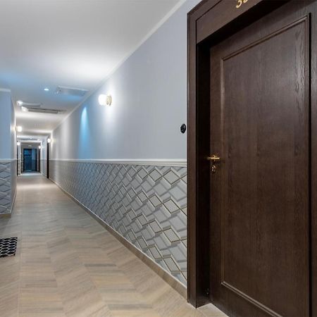 Apartament Palacowy Polonia Z Miejscem Parkingowym Лодз Екстериор снимка